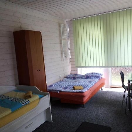 Rekreacni Chatka / Tiny House Apartment ฟรันทิชโกวี ลาซเน ภายนอก รูปภาพ