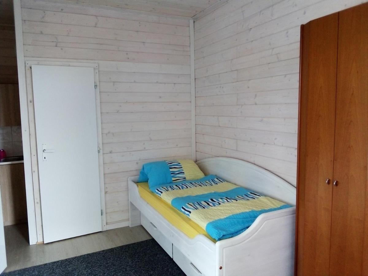 Rekreacni Chatka / Tiny House Apartment ฟรันทิชโกวี ลาซเน ภายนอก รูปภาพ