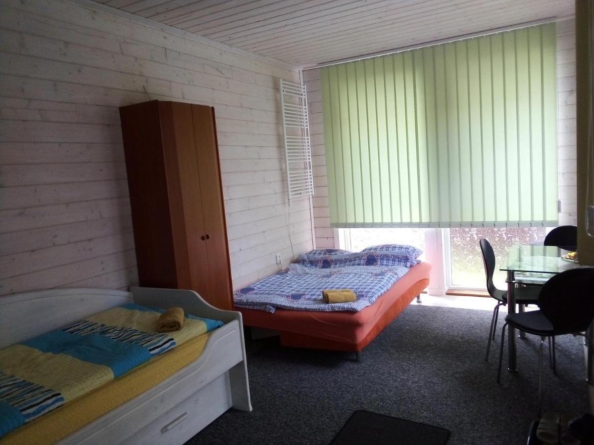 Rekreacni Chatka / Tiny House Apartment ฟรันทิชโกวี ลาซเน ภายนอก รูปภาพ