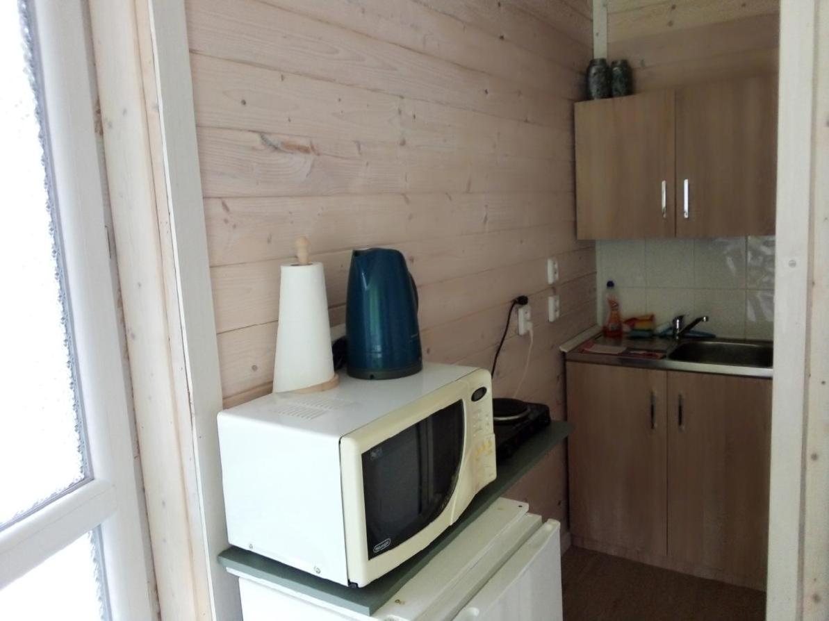 Rekreacni Chatka / Tiny House Apartment ฟรันทิชโกวี ลาซเน ภายนอก รูปภาพ